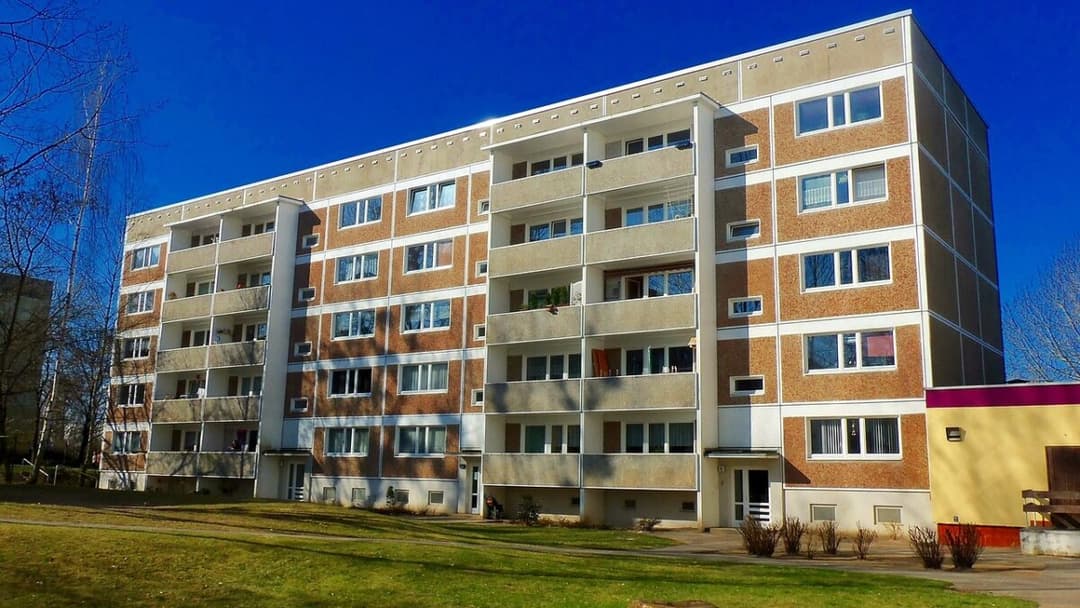 Amendă usturătoare de 100.000 de lei pentru românii care încalcă regulile de renovare a apartamentelor! Află ce trebuie să știi!