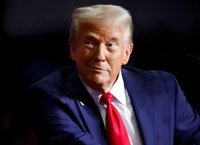  Donald Trump, în vizor pentru manipularea pieței bursiere: Cum mesajele pe social media i-ar fi adus câștiguri de sute de milioane de dolari în câteva ore, după anunțuri despre taxe vamale