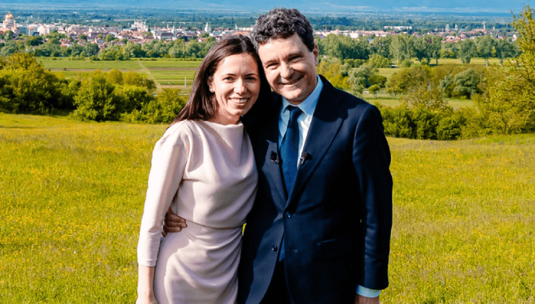  Descoperă locația inedită aleasă pentru prima lor ieșire!