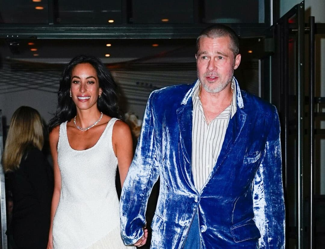 Brad Pitt surprinde cu o apariție extravagantă la cină! Alegerea vestimentară alături de Ines de Ramon devine virală instantaneu