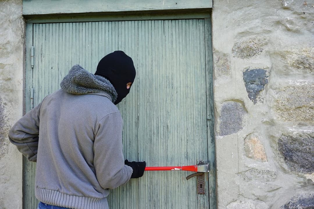 cum și-a pierdut banii la cazare și ce a dezvăluit pe camerele de supraveghere! Află povestea șocantă!
