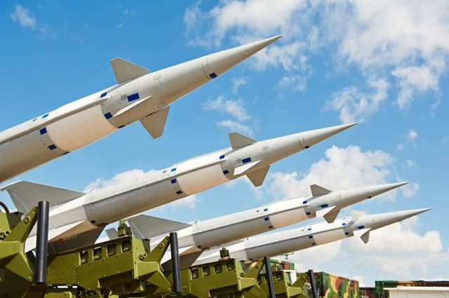  Conflictul India-Pakistan: Primul Război al Dronelor între Națiuni Nucleare și Dezinfomare în Escaladare