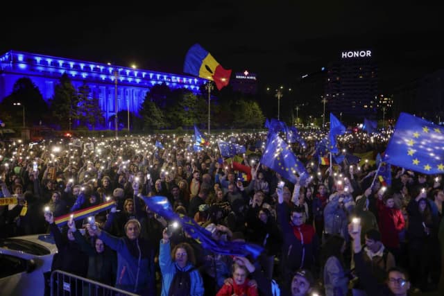  Marșuri Pro-Europa: 10.000 de Participanți în București și Alte Orașe Susțin Drumul Democratic al României – Cu Resemnare Se Moare!
