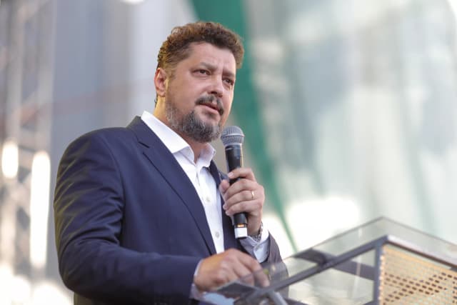 Claudiu Târziu anunță lansarea Acțiunii Conservatoare și planurile pentru colaborarea cu foști membri POT și AUR! Descoperă strategia detaliată!
