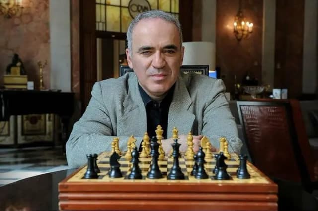  Mesaj pentru români să voteze – Altfel, riscați să experimentați scenarii precum în Rusia sau China!