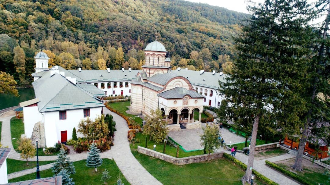  18 Mai: Celebrăm 638 de Ani de la Sfințirea Mănăstirii Cozia, Un Monument al Voievodului Mircea cel Bătrân din 1388