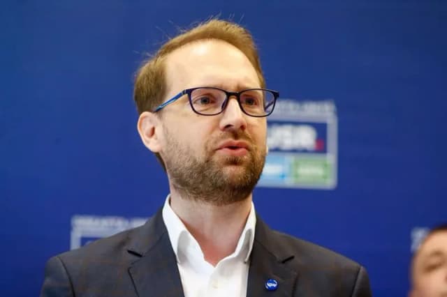  Acțiunile lui George Simion Periclitează Democrația României prin Atacuri Nefondate și Retorică Violentă