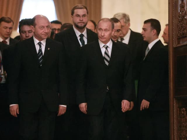  Vrea Putin după insuccesele din București în negocieri cu Ucraina?