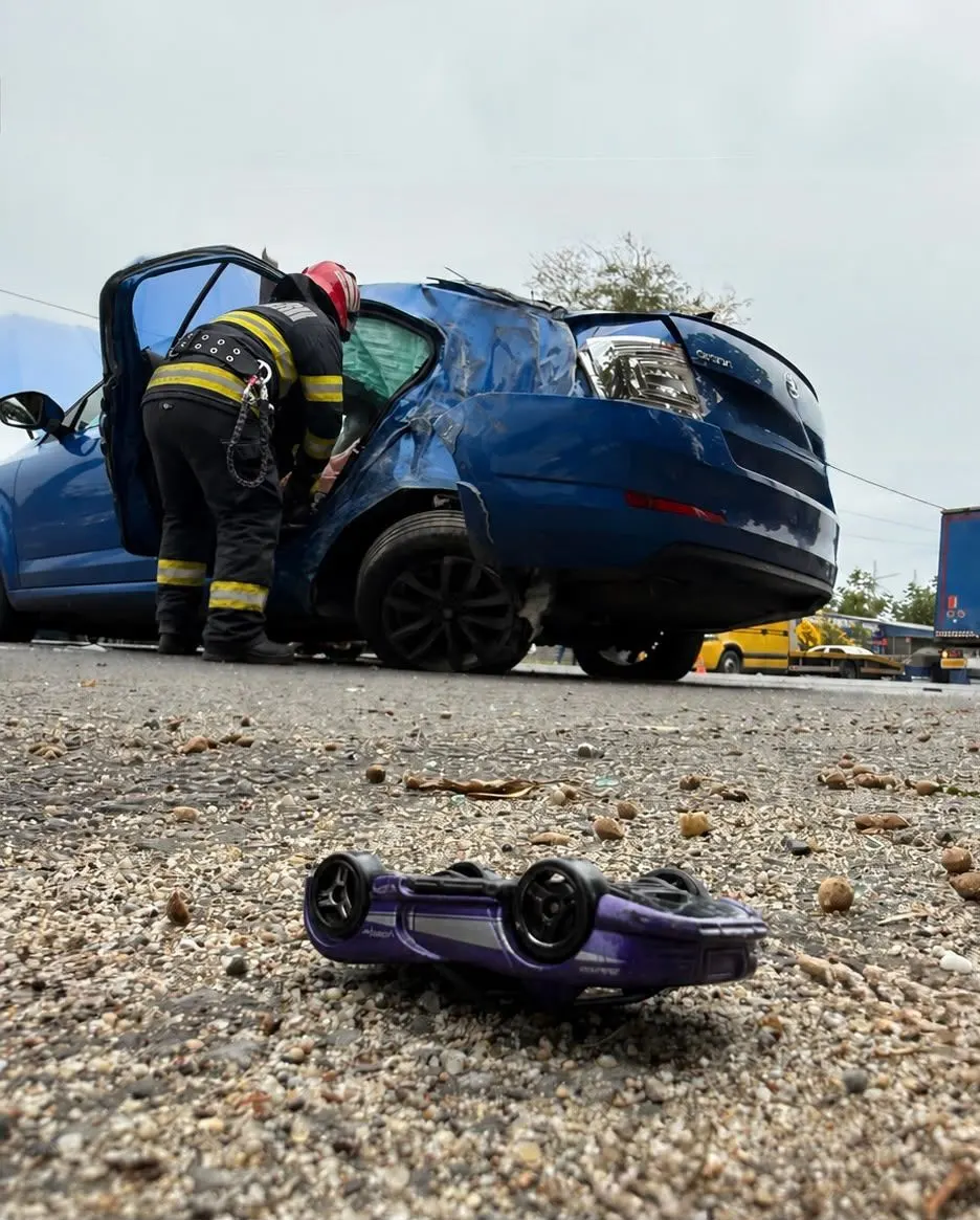 Pe DN7 la Buftea, un accident cu microbuz lasă doi morți