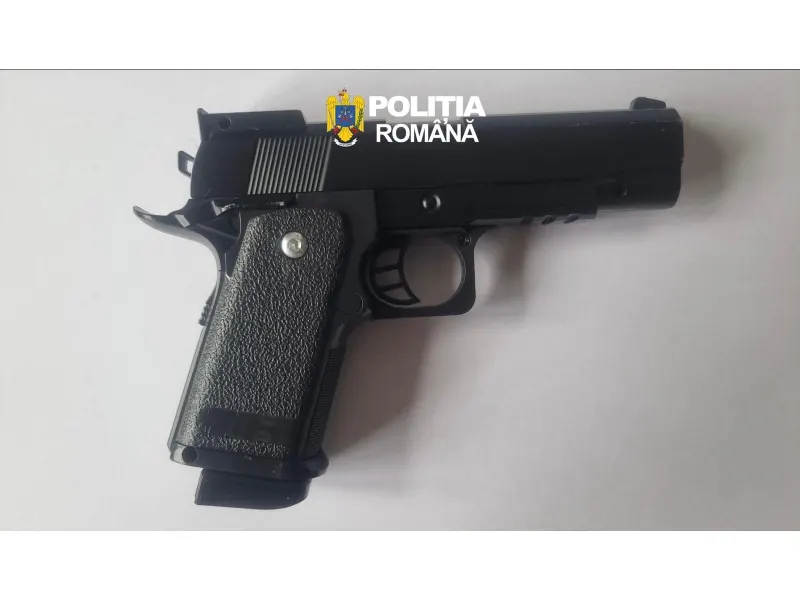 Descindere la Modelu: pistol neletal după un clip intimidant