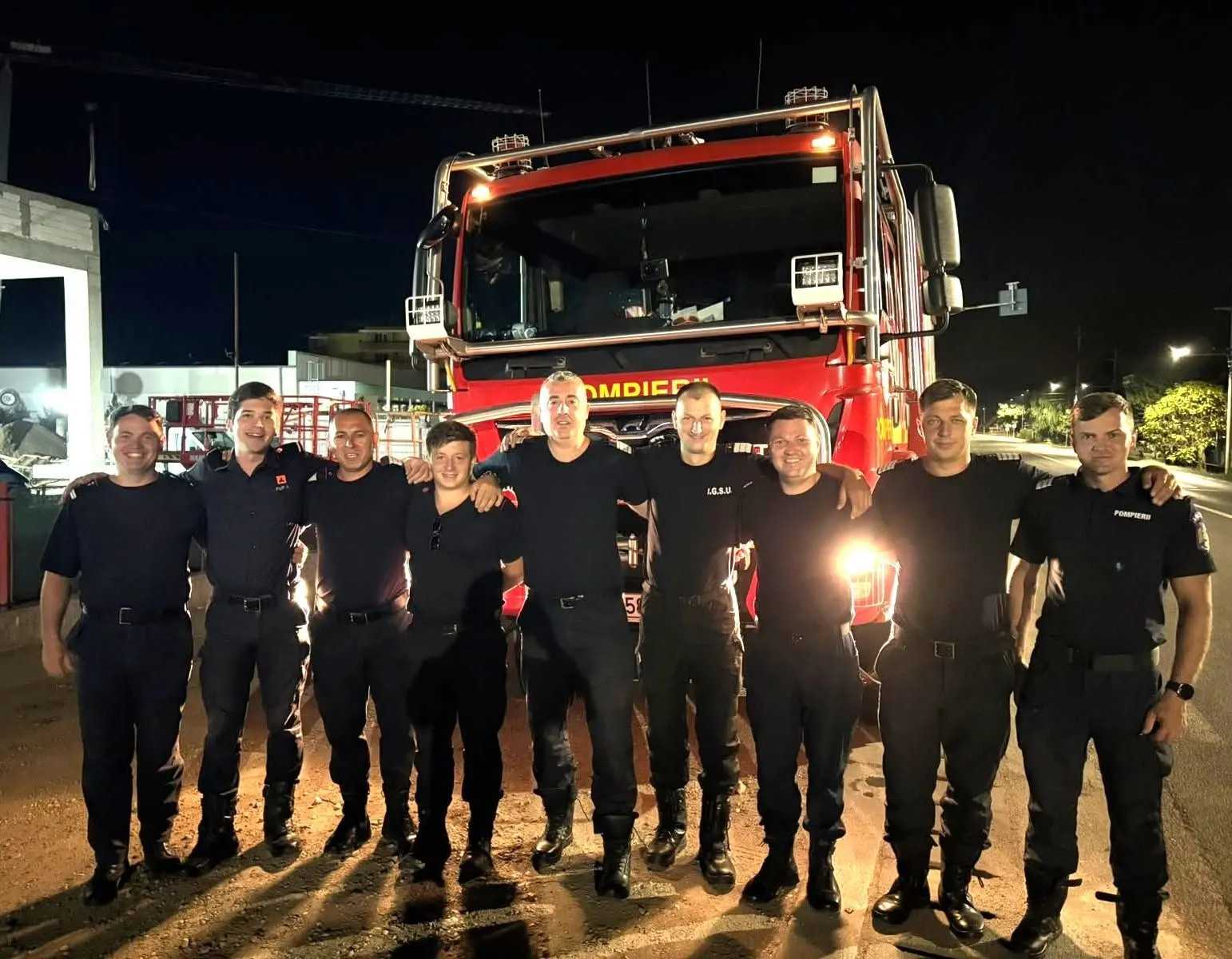 România: salvatorii rămân pe frontul incendiilor din Serbia, relocare Susara
