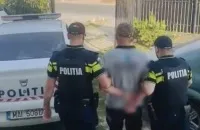 Valea Plopilor: impact moto–mașină, elicopter la spital